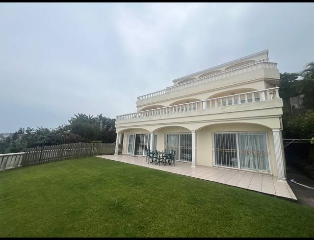 8 BEDROOM HOUSE FOR SALE IN BALLITO CENTRAL